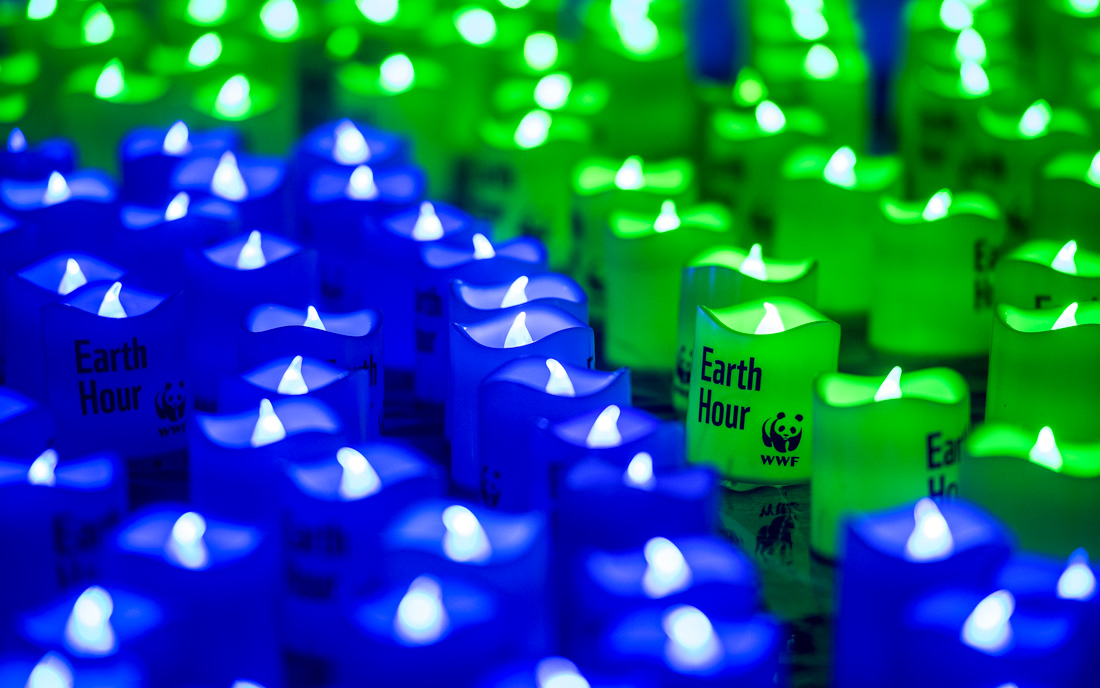 München, 25.03.2017: WWF-Kerzen bei der Earth-Hour. ©dpa