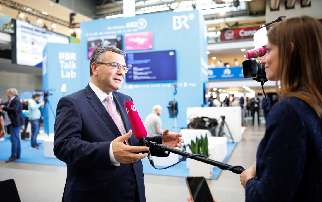 München, 18.10.2022: Staatskanzleichef Florian Herrmann bei den Medientagen. ©Bayerische Staatskanzlei